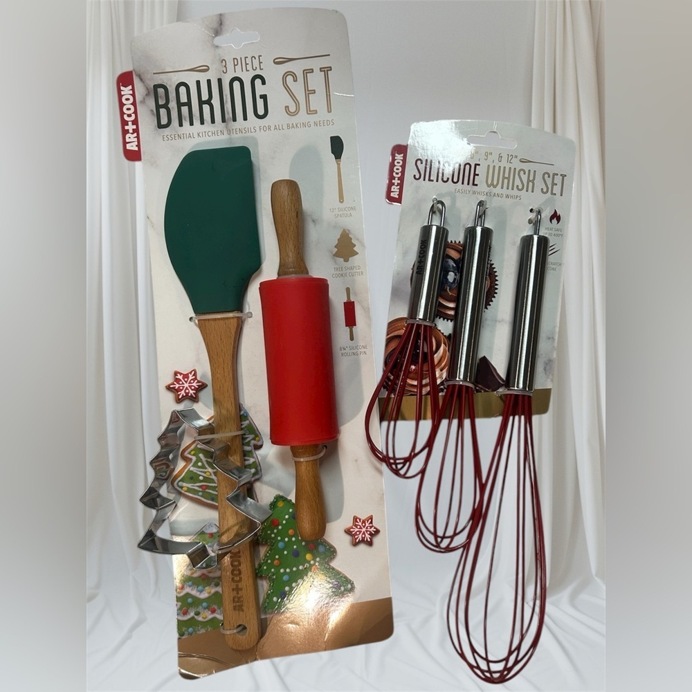Baking and Whisk Christmas Set - Red and Green, NWT